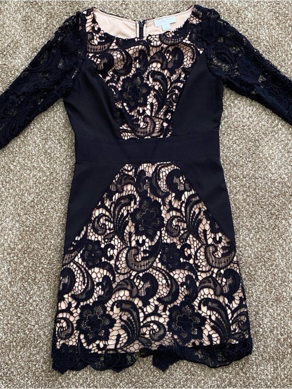 Jessica Simpsons Black Lace Dress